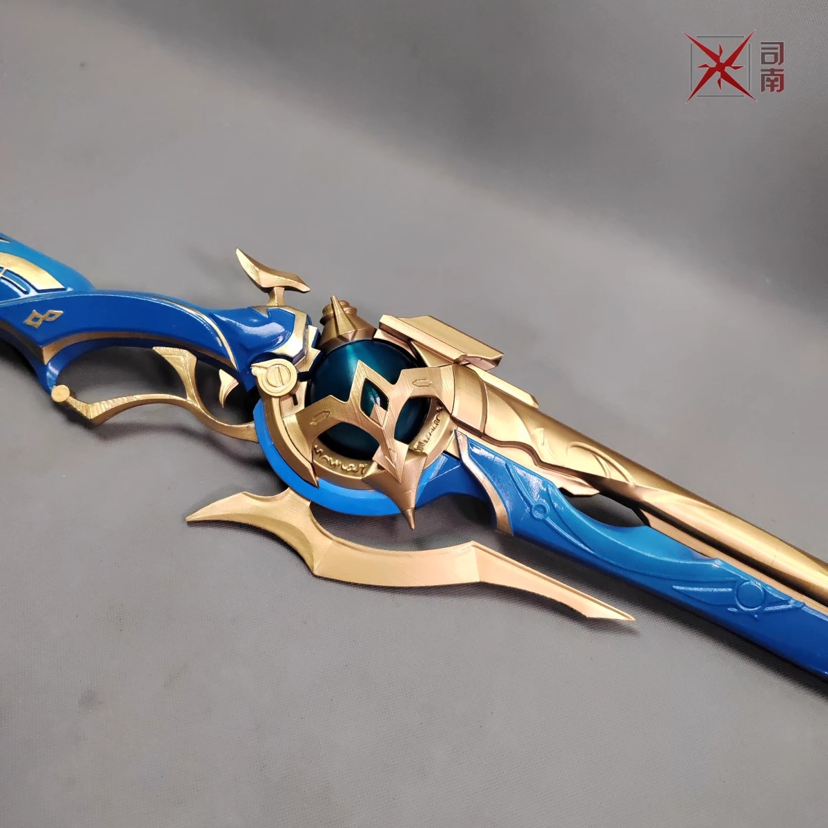 مسدس تنكري لشخصية ناجاتوسيا من - مراجعة Anaxa Cosplay Prop وسعره